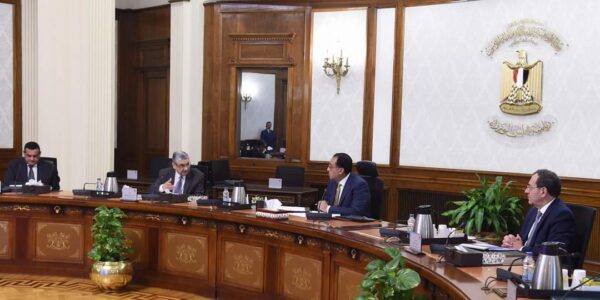 رئيس الوزراء يتابع نتائج تطبيق قرار ترشيد استهلاك الكهرباء