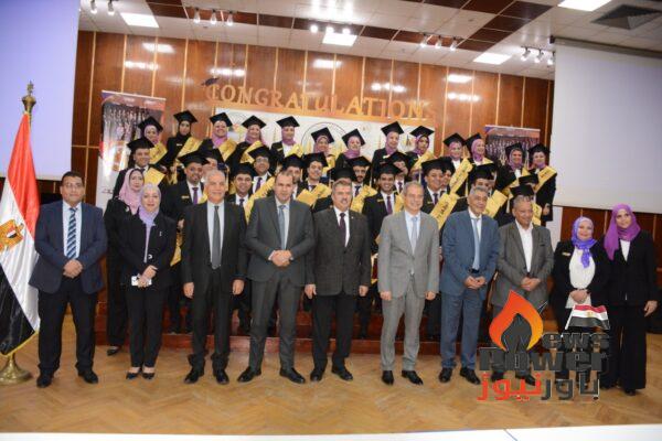 تخريج الدفعة (34) من دورة إعداد القادة ليصل إجمالى عدد المتخريج من هذا البرنامج التدريبى الى 950 متدرب