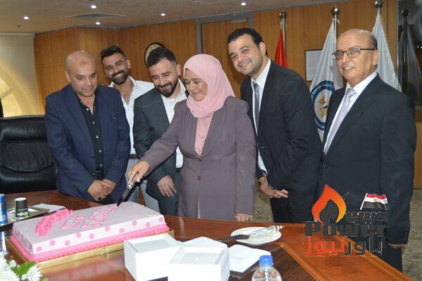 بحضور درويش وعدد من رؤساء الشركات.. جنوب الوادي القابضة تحتفل بعيد ميلاد السيدة مرفت حنفي الستون