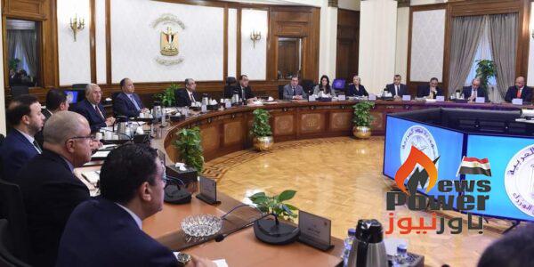 رئيس الوزراء يترأس اجتماع اللجنة الوزارية للإنتاج