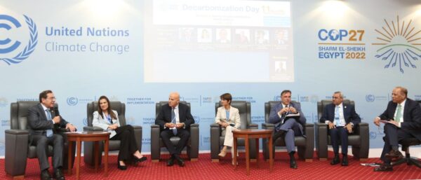 المهندس طارق الملا:الاسراع بعمليات ازالة الكربون وتوفير التمويل اللازم لمشروعات التحول الطاقى امر ضروري