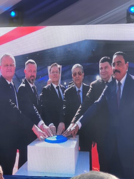 شاكر يشهد الفاعلية الهندسية للمحطة النووية بالضبعة بوضع الصبة الخرسانية الأولى للوحدة النووية الثانية بمحطة الضبعة