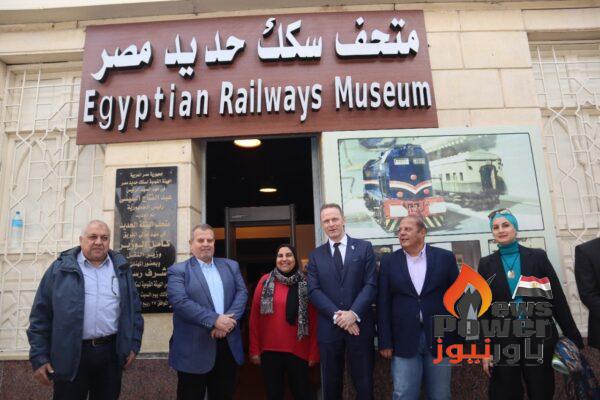 السكة الحديد : إفتتاح المرحلة الأولى من مشروع الطاقة الشمسية للتوسع فى استخدام الطاقة النظيفة وترشيد استهلاك الكهرباء بمحطة مصر بالقاهرة