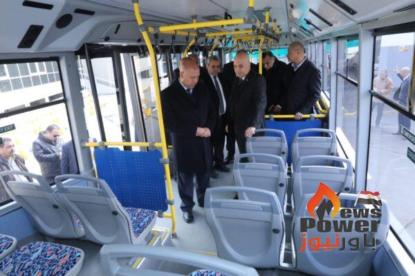 تنفيذا لتوجيهات الرئيس السيسى .. وزير النقل يزور مصنع MCV لتفقد  اتوبيسات BRT الصديقة للبيئة