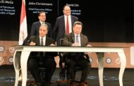 الرئيس التنفيذى لهيئة البترول يوقع اتفاقية للتسويق المشترك بين الهيئة وأباتشى الأمريكية