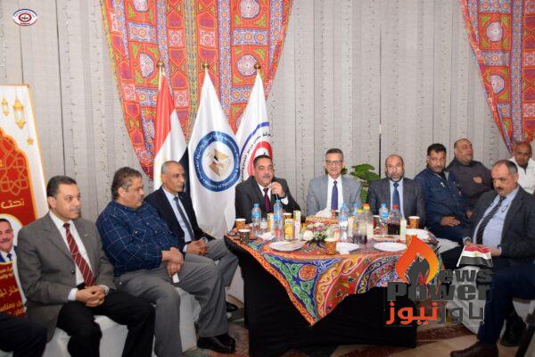 رئيس سيدبك يشارك العاملين بالورادي وجبة الإفطار داخل الشركة