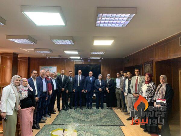 بتكلفة حوالى 1,6مليار جنيه مصرى .. مدكور توقع مع EETC عقد توسيع محطة محولات شرق مطروح لتدعيم التغذية الكهربية لمنطقة الساحل الشمالى و خط الربط الكهربائي بين مصر وليبيا