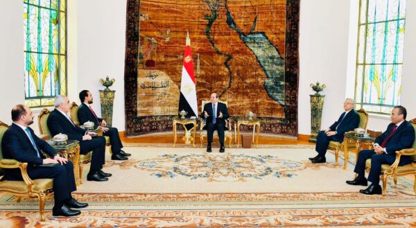 الرئيس السيسي يستقبل رئيس مجلس النواب العراقي في القاهرة