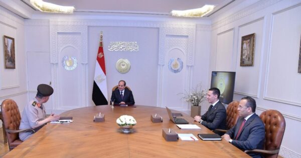الرئيس السيسى يوجه بمساهمة القطاع الخاص فى زيادة الدخل القومى و الحصيلة الدولارية