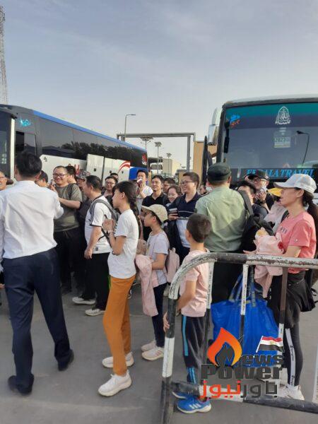 تنفيذا لتوجيهات الرئيس السيسي بتقديم كافة أنواع الدعم والتسهيلات و سبل الراحة للعائدين من السودان ...وزارة النقل تواصل التنسيق مع كافة الجهات المعنية لاستقبال العائدين من السودان