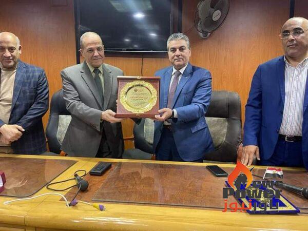 بالصور .. شمال الدلتا للتوزيع تنظم حفل تكريم المحاسب سعيد الشاعر رئيس قطاعات الشئون التجارية بالشركة لبلوغه سن المعاش