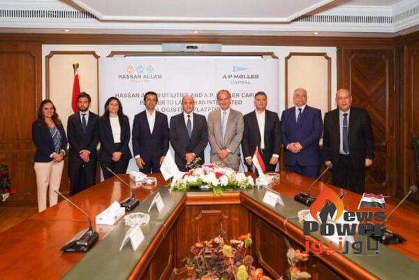 وزير الطيران المدنى يلتقى وفدا من شركتي حسن علام للمرافق و A.P. Moller Capital لبحث الفرص الاستثمارية فى مجال الخدمات اللوجستية بمطار القاهرة