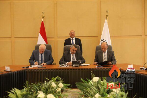 وزير النقل يشهد توقيع اتفاقية شروط تطوير محطة الصب الجاف بميناء جرجوب ..صور