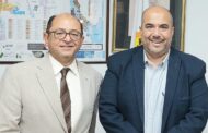 رشيد تكرم ياسر جمال مدير عام المهمات لبلوغه قمة العطاء الوظيفي