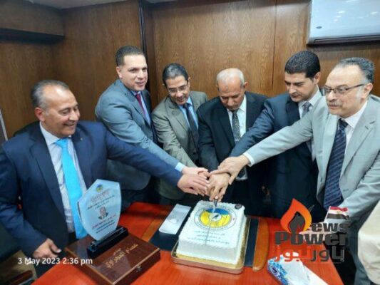 شركتي العلمين وثروة يكرمان العجراوى لبلوغه قمة العطاء الوظيفي