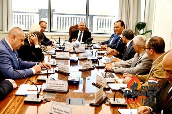 وزير النقل ينهي مع سكودا التشيكية اتفاق إعادة تأهيل وصيانة جرارات الهنشل 