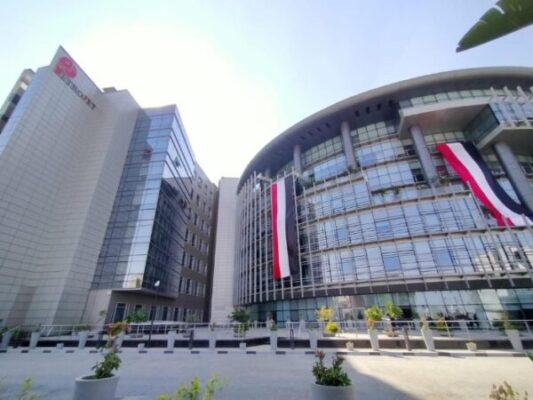 انابيب البترول توقع مع بتروجت عقد تنفيذ خطين منتجات مسطرد - شبرا الخيمة و خورشيد - دمنهور بتكلفة تقدر بحوالي 1.3 مليار جنيه
