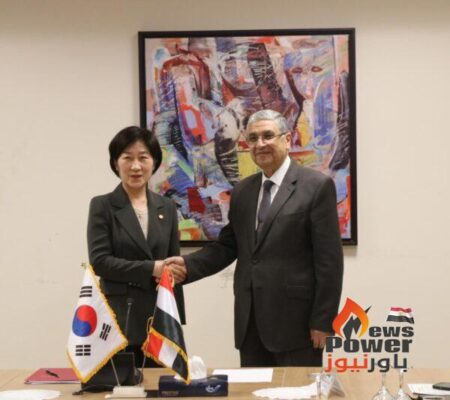 شاكر يستقبل وزيرة البيئة الكورية والوفد المرافق لها ، وذلك لبحث سبل دعم وتعزيز التعاون وزيادة فرص الاستثمار على أرض مصر