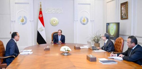الرئيس السيسى يتابع مشروعات مراكز التحكم والربط الكهربائى مع السعودية وتغذية المشروعات القومية
