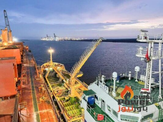 نجاح أول عملية تموين سفينة بضائع عامة بميناء شرق بورسعيد