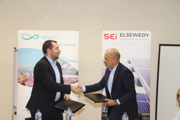 السويدي للصناعات توقع مع انفنيتي عقد إنشاء محطة طاقة شمسية بقدرة 500 كيلو وات لمصانعها بأكتوبر باستثمارات 10 مليون جنيه