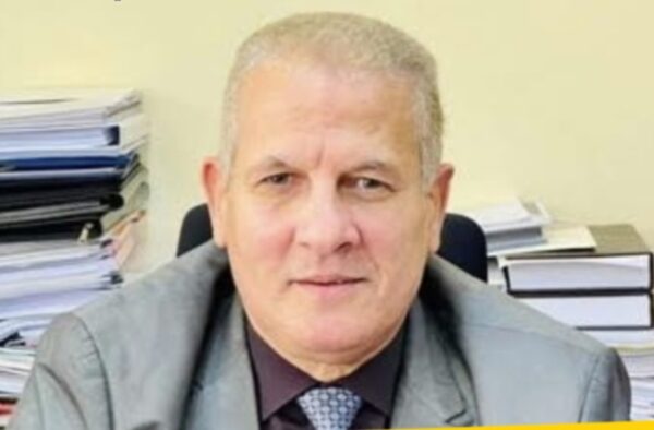 التجديد للمحاسب أشرف عبد الله مساعد وزير البترول للشئون المالية لمدة عام