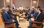 وزير الإسكان يلتقى مسئولى شركة اكوا باور لمناقشة التعاون فى مجال المياه والطاقة