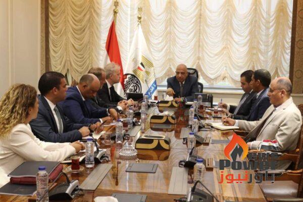 وزير قطاع الأعمال العام يبحث مع تحالف اوراسكوم للانشاءات - انجى 