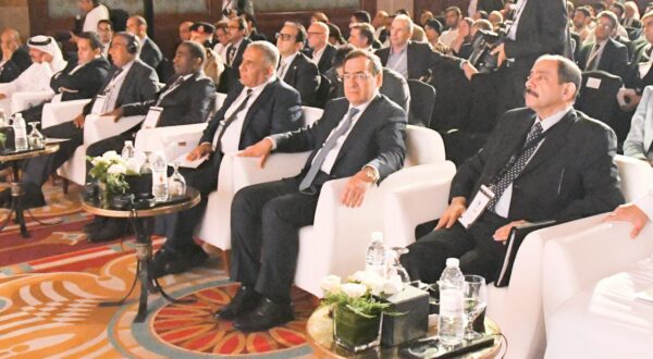 الملا يشهد جلسة الرؤساء التنفيذيين لكبريات الشركات العالمية في التعدين تحت عنوان 