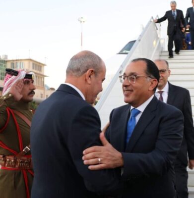 رئيس الوزراء المصري يصل الي عمان للمشاركة في اجتماعات الدورة 31 للجنة العليا الأردنية المصرية المشتركة