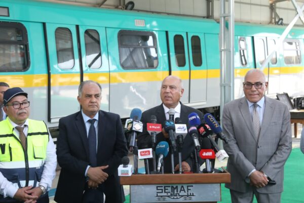 خلال زيارة وزير النقل لمصنع سيماف .. الوزير: جاري إنشاء 7 مصانع لتوطين صناعة السكك الحديدية في مصر