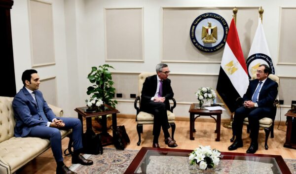 الملا يبحث مع رئيس سكاتك النرويجية مستجدات مشروع إنتاج الميثانول الأخضر ومشروع إنتاج الأمونيا الخضراء