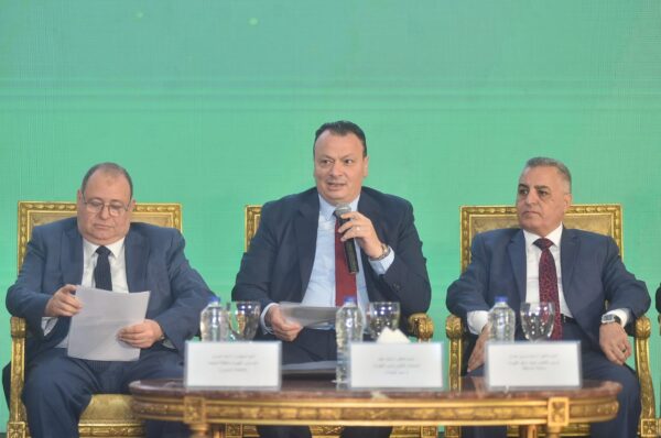 بحضور قيادات الكهرباء .. الجلسة الثانية من مؤتمر الأهرام للطاقة تناقش كيفية إعداد البنية التشريعية لوزارة الكهرباء وجذب الاستثمار الأجنبي من عام 2014 وحتى الان