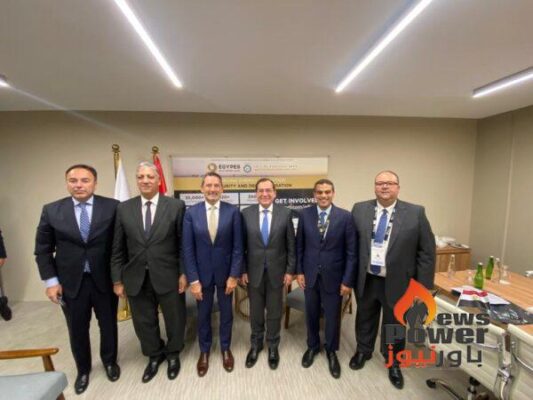 الملا يبحث مع شركة 