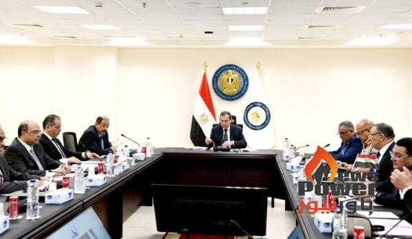 وزير البترول والثروة المعدنية يتابع ملفات عمل الهيئة العامة للمنطقة الاقتصادية للمثلث الذهبى.