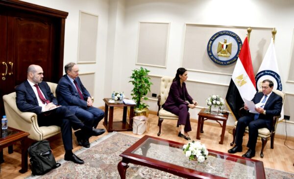 وزير البترول يلتقي رئيسة فريق عمل منصة الطاقة بالمفوضية الأوروبية .. وتوجيه الدعوة لمصر للمشاركة ممثلا عن مصر في قمة المناخ Cop28