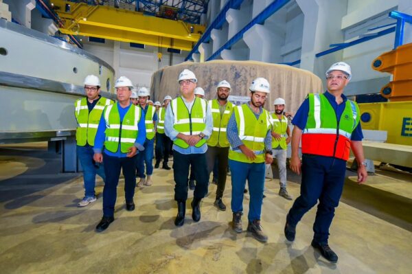 صور حصرية لموقع باور نيوز ترصد سير العمل بسد جوليوس نيريرى التنزانى وزيارة وزير الإسكان