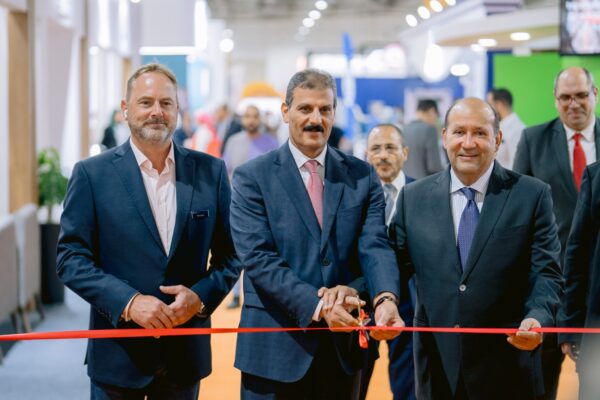 الدكتور احمد مهينة يفتتح معرض مصر للطاقة 2023