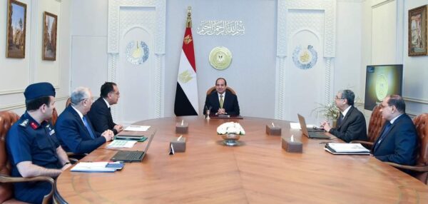 الرئيس السيسى يتابع موقف  تنفيذ التغذية الكهربائية للمشاريع القومية الزراعية والمناطق الصناعية بها