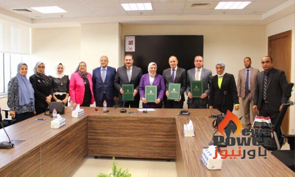 المصرية لنقل الكهرباء توقع مع تحالف هايديليكو - وادى النيل عقد إنشاء خطين هوائيين لتفريغ طاقة مزرعة رياح قدرة 1000 ميجا وات