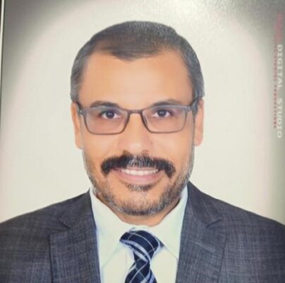 د. مصطفي الاسواني قائما بأعمال رئيس شركة مارينا للبترول بجانب عمله