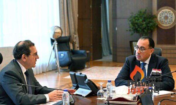 رئيس الوزراء يتابع الموقف التنفيذي للمبادرة القومية للتوسع في تحويل السيارات للعمل بالغاز الطبيعي