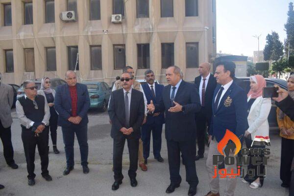 بالصور ..محافظ الاسماعيلية يزور المهندس سامى ابو وردة بمقر شركة القناة لتوزيع الكهرباء