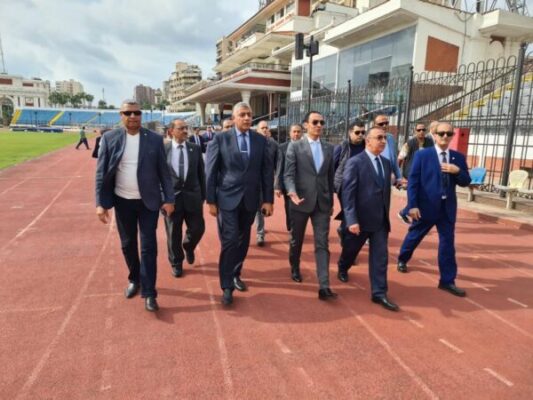 بالصور.. اصطفاف سيارات ومعدات شركة الإسكندرية لتوزيع الكهرباء وجاهزيتها للطوارئ بأستاد الإسكندرية