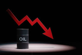 تباين في أسعار النفط مع تقييم السوق تخفيضات أوبك+ ومخاوف الطلب الصيني