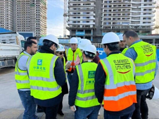كأول شركة قطاع خاص في الشرق الأوسط.. السويدي يوتيليتيز تتولي مسؤولية توزيع الكهرباء في مدينة العلمين
