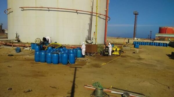 العامة للبترول تُسند أعمال إزالة المخلفات المُشعة الطبيعية إلى بتروسيف