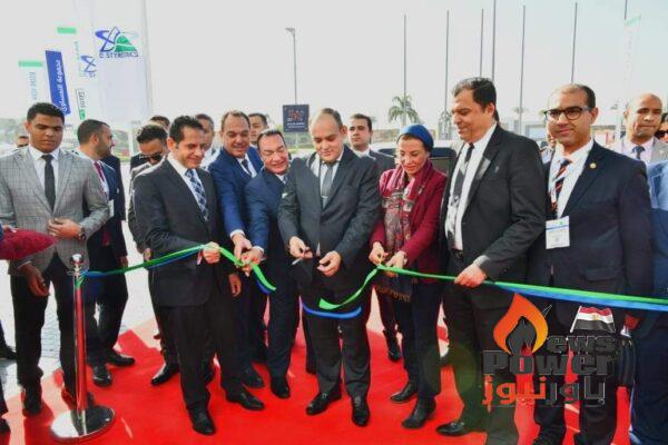 وزيرا البيئة والتجارة والصناعة يفتتحان فعاليات الدورة الجديدة لمعرض Plastex2024 ويثني علي أجنحة قطاع البترول