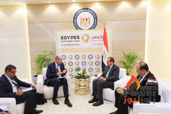 الملا يلتقى وفد البنك الأوروبى لإعادة الإعمار والتنمية للمساعدة فى تعزيز الاقتصاد الأخضر