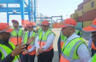 في مستهل زيارته لتنزانيا ..  وزير النقل يجتمع مع مسؤولي هيئة التجارة التنزانية لتدعيم التعاون المشترك في مجال التجارة والنقل البحري والمناطق اللوجيستية